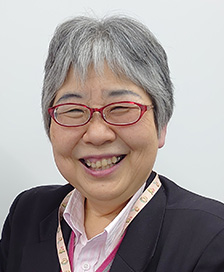 山本万里氏