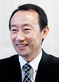 江崎禎英氏